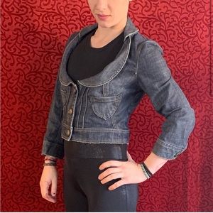 Arden B Cropped and Fitted Denim Blue Jean Jacket Scoop Neck Button Closure Sz M